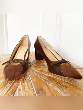 NWOT Classic Brown Faux Leather & Suede Block Heel Pumps with Bow Accent